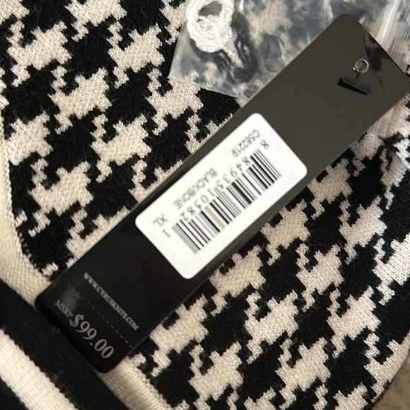 NTW XL Herringbone patterned button up sweater by Cyrus. - Picture 7 of 7